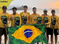 Brasil conquista ouro no Mundial de VA'A em Niterói