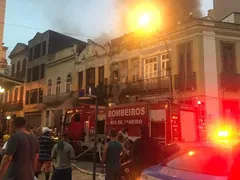 Casarão que pegou fogo no Rio é interditado pela Defesa Civil