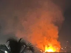 Casas são interditadas após incêndio de galpão em São Gonçalo