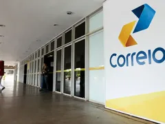 Correios anunciam cortes e fechamento de agências