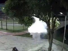 Criminosos lançam drone com granada em praça com crianças no Rio; vídeo