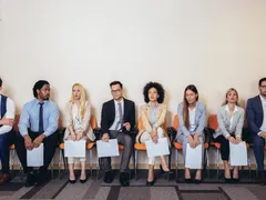Diploma ou habilidades? O que realmente define o futuro do trabalho