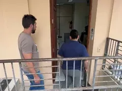 Diretora é presa acusada de maltratar crianças em creche