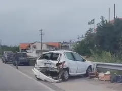 Engavetamento deixa dois feridos na BR-101, em SG