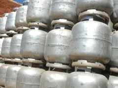 Entrega de gás gratuito começa em dez capitais do país