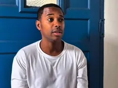 Ex-jogador Robinho deixa 'prisão dos famosos' em São Paulo