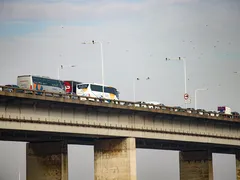 Faixas da Ponte são interditadas e trânsito para Niterói dá um nó