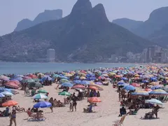 Final de semana tem baleado, confusão e caos em praias do Rio