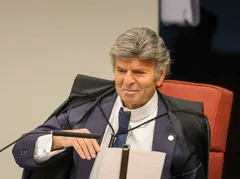 Fux solta o verbo e diz que STF não pode julgar Bolsonaro
