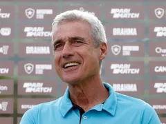 Grêmio avança em negociação com Luís Castro