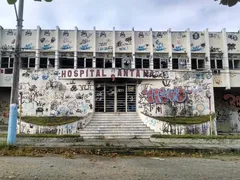 Incêndio atinge hospital abandonado em São Gonçalo