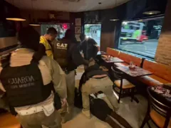 Invasão frustrada: bandido preso dentro de restaurante em Niterói