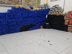 Mais de 700 kg de drogas encontradas em panetones no Rio