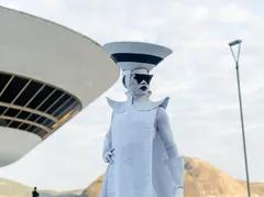 Moradora de São Gonçalo, drag leva Niterói para reality show 'vestida' de MAC