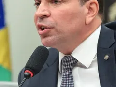 Moraes decreta prisão do deputado Alexandre Ramagem