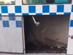 Nem a polícia escapa! Ar-condicionado é furtado de cabine