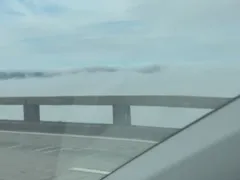 Nevoeiro intenso cobre Baía de Guanabara e 'esconde' Ponte Rio-Niterói; vídeo