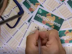 Ninguém acerta a Mega-Sena e prêmio acumula em R$ 18 milhões