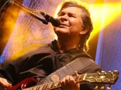 Niterói despede-se de Lô Borges, que já morou em Piratininga