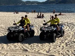 Operação Verão: ambulantes e veículos autuados em praias de Niterói