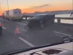Pancada entre carros na Ponte Rio-Niterói deixa dois feridos; vídeo