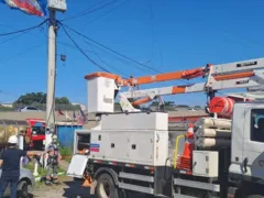 Posto de gasolina é flagrado com gato de luz em Itaboraí