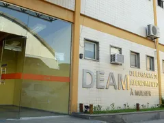 Presa por cárcere privado e agressões contra ex-companheira