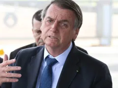 Preso, Bolsonaro recebe medicamentos na sede da PF