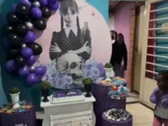 Reação de menininha com festa de 'Wandinha' emociona a web