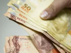Salário mínimo: governo propõe aumento de 7,44% para 2026