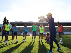 Seleção feminina de futebol faz amistoso antes da Copa América