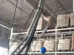 Teto desaba e interdita mercado na Baixada Fluminense; vídeo