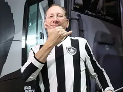 Textor rebate críticas de torcedores do Botafogo: 'Loucura'