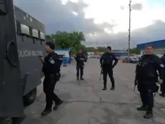 Tiroteio durante operação fecha escolas e unidades de saúde no Rio