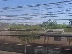 Trem descarrila no Rio e circulação é suspensa