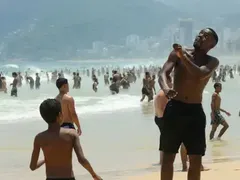 Vai dar praia? Veja como fica o tempo no fim de semana
