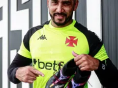 Vasco anuncia saída antecipada de craque francês