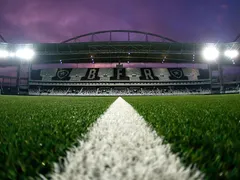 Vasco encaminha acordo com Botafogo para jogar no Nilton Santos