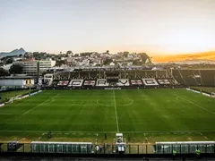 Vasco inicia troca do gramado de São Januário