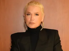 Xuxa é internada em São Paulo e passa por cirurgia