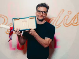 Palma de Ouro é entregue a Wagner Moura em Paris
