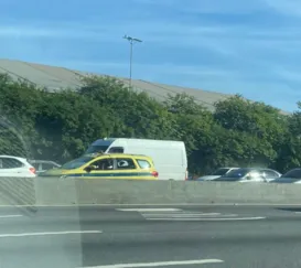 Acidente com 3 carros e moto para a Ponte no sentido Niterói