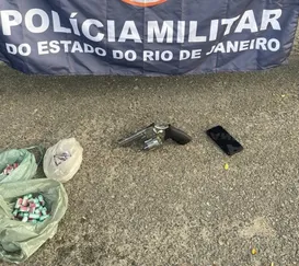 Adolescentes são apreendidos com arma e drogas em São Gonçalo