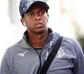 Atacante Jô, ex-Corinthians, é preso em aeroporto de São Paulo