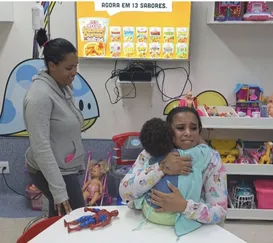 Bebê é internado em SG após engolir pilha e moeda em casa