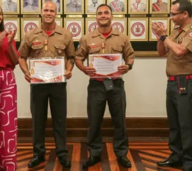 Bombeiros de resgate heroico em praia de Niterói são homenageados