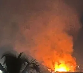 Casas são interditadas após incêndio de galpão em São Gonçalo