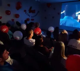 Cinema e pipoca: hospital de Itaboraí faz a festa dos namorados
