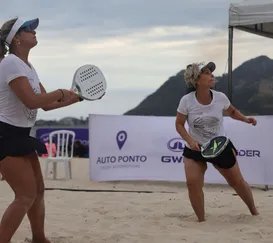 Circuito de beach tennis encerra temporada nas areias de Niterói