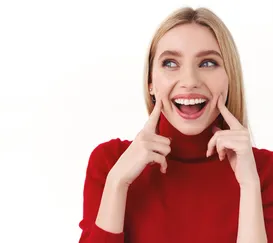 Clareamento dental viral do TikTok: especialista fala sobre os perigos